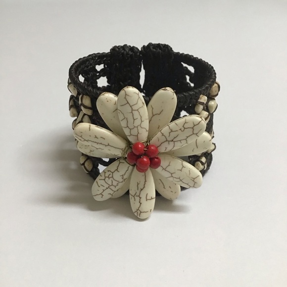 Artisan Cuff Handmade Howlite Flower Gemstone Bracelet Macrame Boho Chunky NEW - Picture 1 of 14